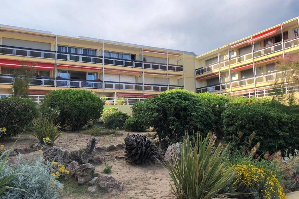 Charmant Studio Avec Terrasse Vue Mer A 50 M Sainte-Maxime Zewnętrze zdjęcie