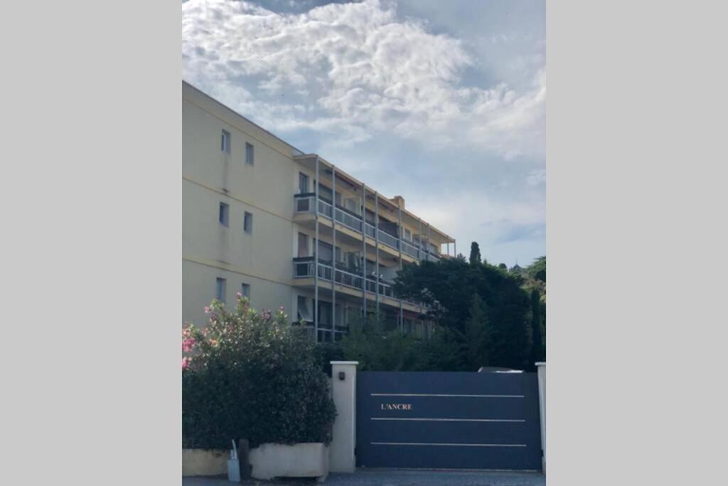 Charmant Studio Avec Terrasse Vue Mer A 50 M Sainte-Maxime Zewnętrze zdjęcie