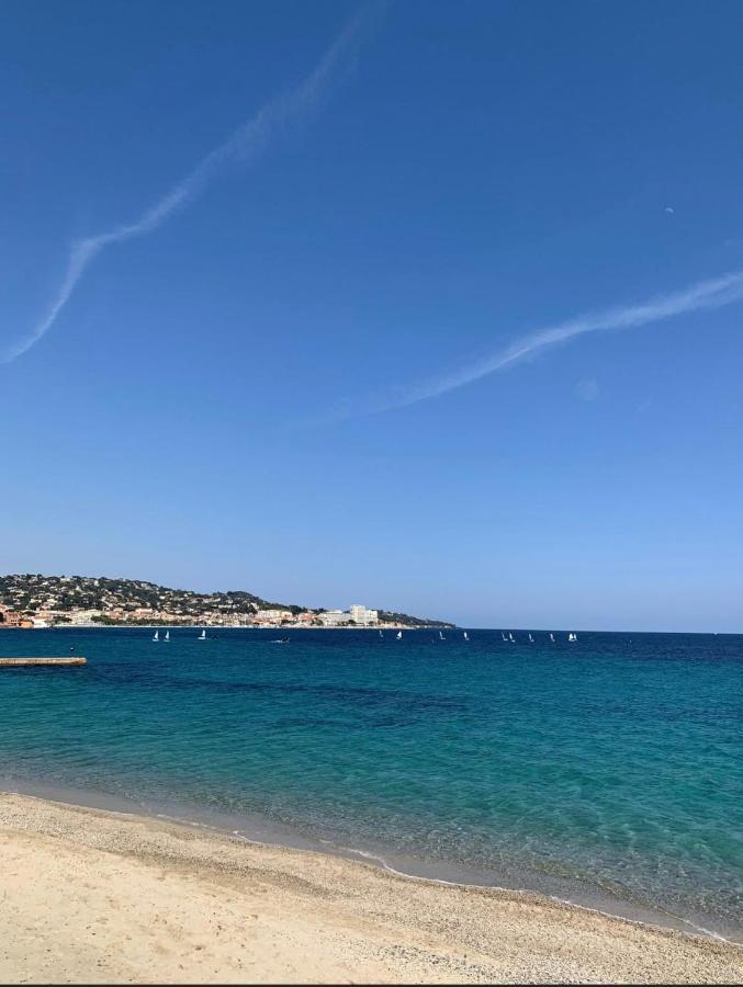 Charmant Studio Avec Terrasse Vue Mer A 50 M Sainte-Maxime Zewnętrze zdjęcie